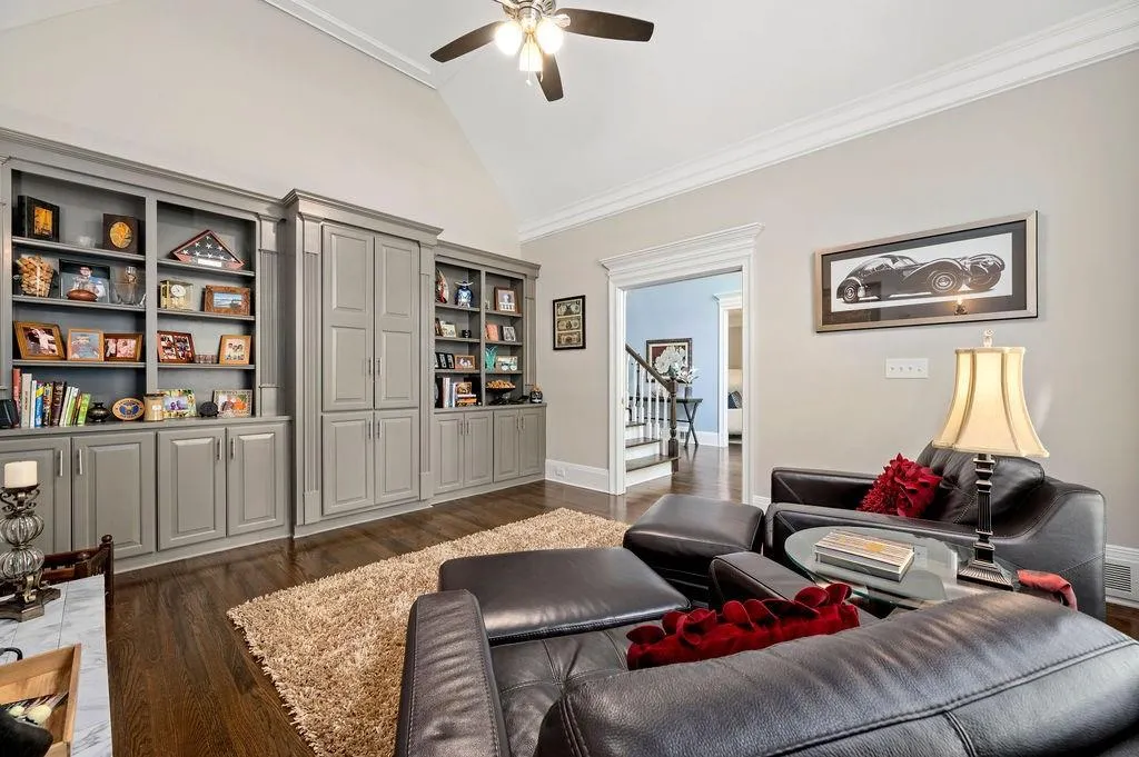 125 Grogans Lake Drive, Sandy Springs, Georgia 30350, 5 Bedrooms Bedrooms, ,4 BathroomsBathrooms,Residential,Sold,125 Grogans Lake Drive,7035764