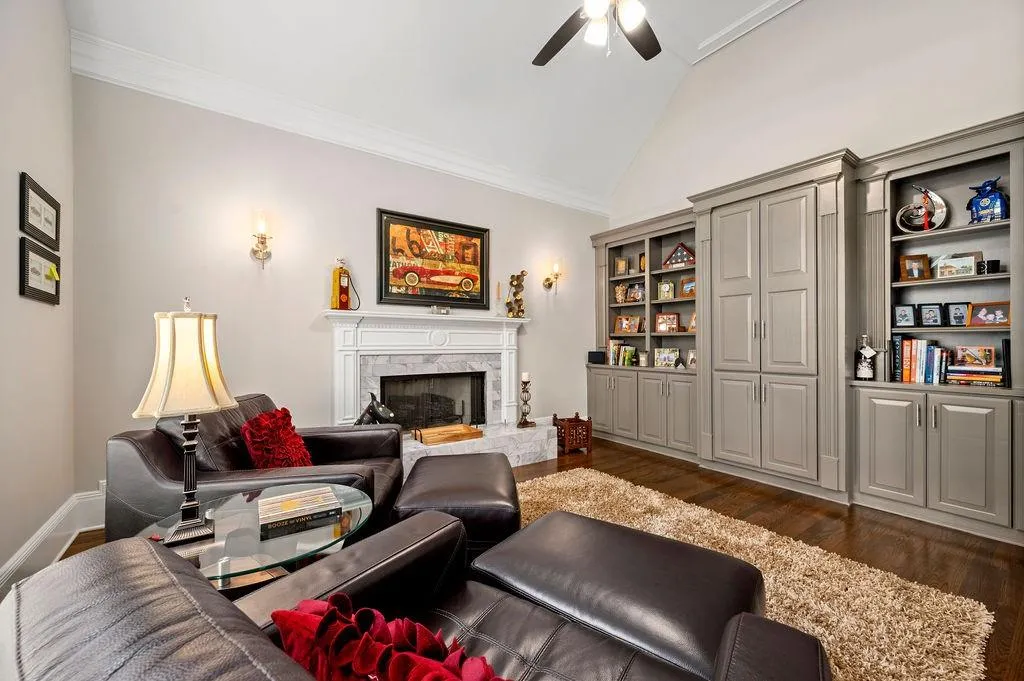 125 Grogans Lake Drive, Sandy Springs, Georgia 30350, 5 Bedrooms Bedrooms, ,4 BathroomsBathrooms,Residential,Sold,125 Grogans Lake Drive,7035764