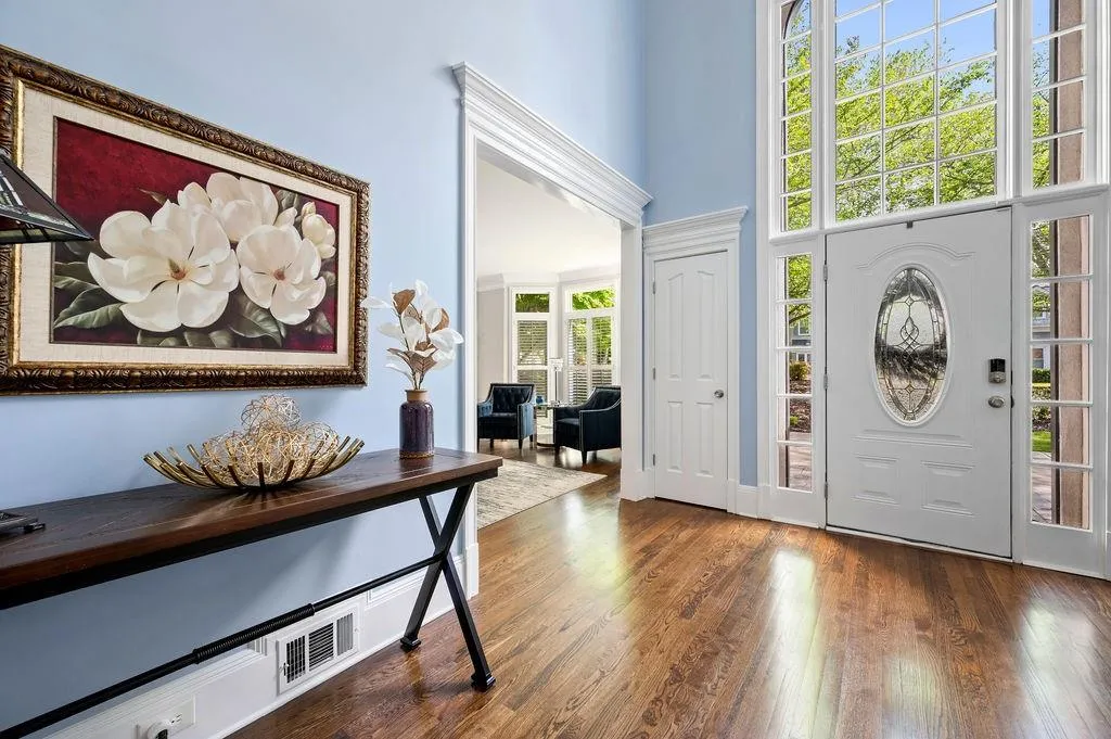 125 Grogans Lake Drive, Sandy Springs, Georgia 30350, 5 Bedrooms Bedrooms, ,4 BathroomsBathrooms,Residential,Sold,125 Grogans Lake Drive,7035764