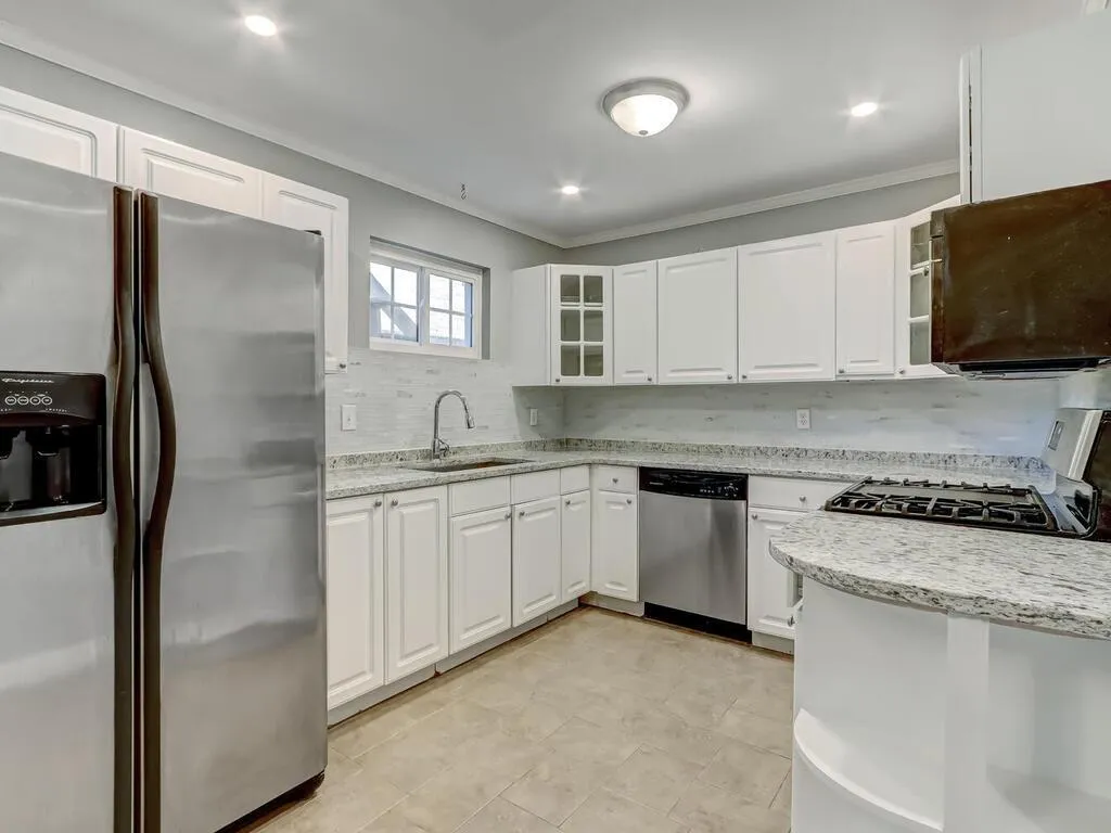 5545 Kingsport Drive Unit Building 25-5545, Atlanta, Georgia 30342, 3 Bedrooms Bedrooms, ,2 BathroomsBathrooms,Residential,Sold,5545 Kingsport Drive Unit Building 25-5545,6972087