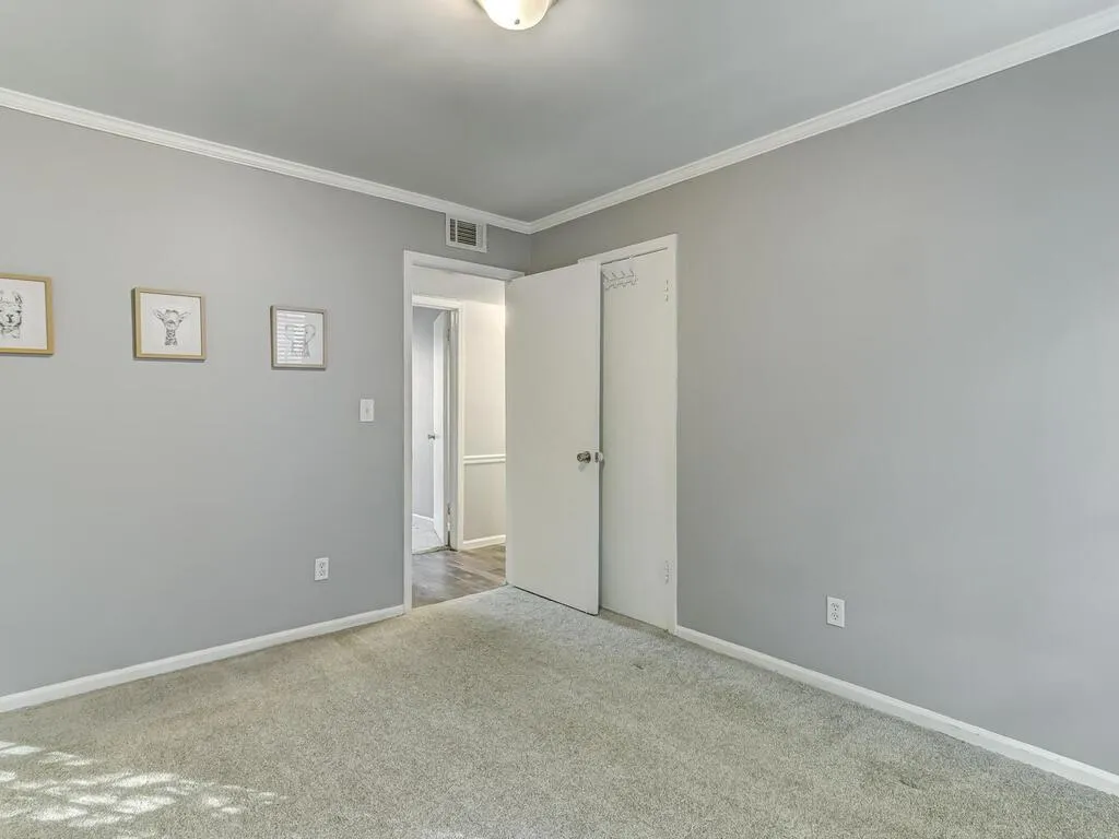 5545 Kingsport Drive Unit Building 25-5545, Atlanta, Georgia 30342, 3 Bedrooms Bedrooms, ,2 BathroomsBathrooms,Residential,Sold,5545 Kingsport Drive Unit Building 25-5545,6972087