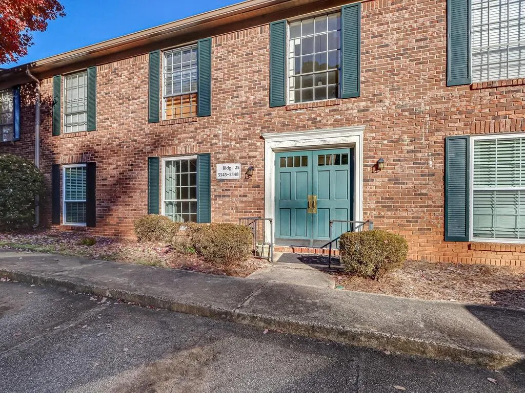 5545 Kingsport Drive Unit Building 25-5545, Atlanta, Georgia 30342, 3 Bedrooms Bedrooms, ,2 BathroomsBathrooms,Residential,Sold,5545 Kingsport Drive Unit Building 25-5545,6972087