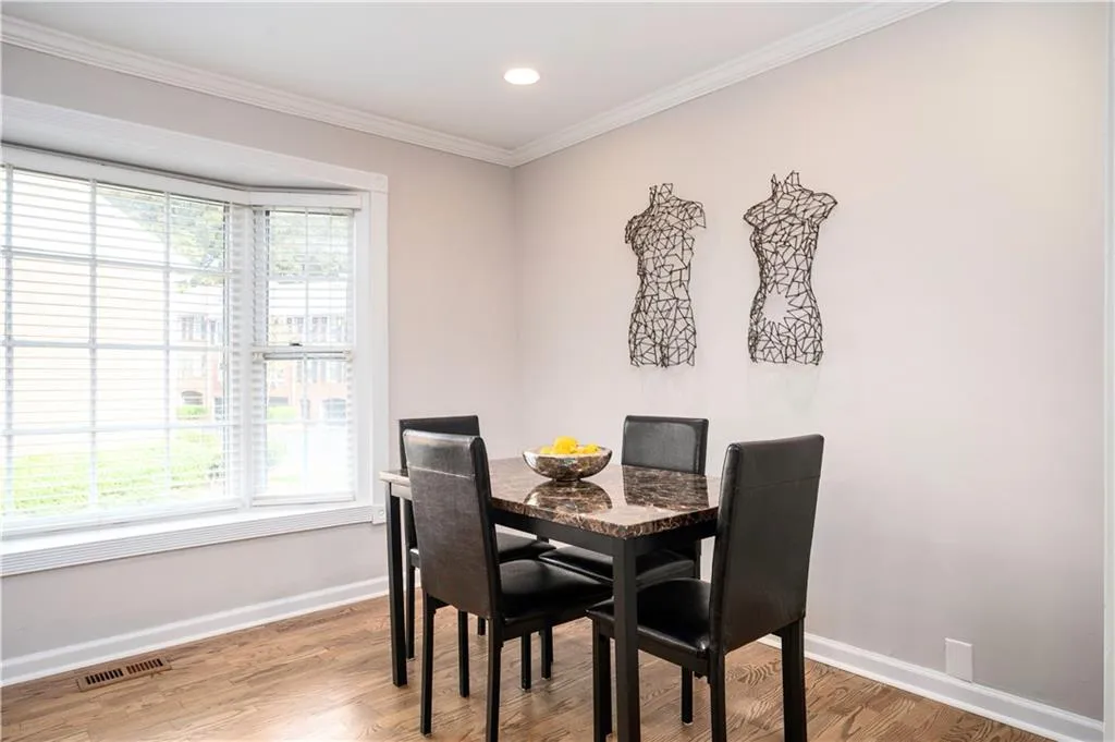 701 Dunwoody Chace, Atlanta, Georgia 30328, 3 Bedrooms Bedrooms, ,3 BathroomsBathrooms,Residential,Sold,701 Dunwoody Chace,7488936