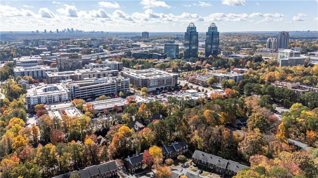 701 Dunwoody Chace, Atlanta, Georgia 30328, 3 Bedrooms Bedrooms, ,3 BathroomsBathrooms,Residential,Sold,701 Dunwoody Chace,7488936