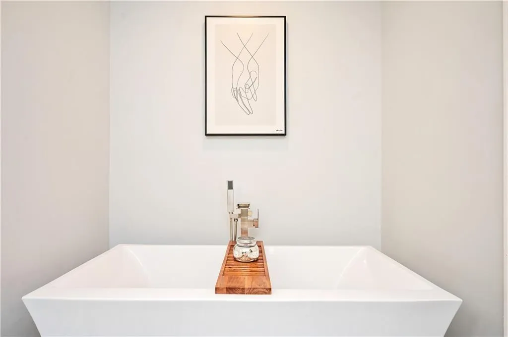 701 Dunwoody Chace, Atlanta, Georgia 30328, 3 Bedrooms Bedrooms, ,3 BathroomsBathrooms,Residential,Sold,701 Dunwoody Chace,7488936