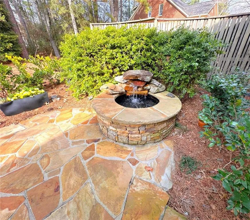 7155 Roswell Road Unit 37, Sandy Springs, Georgia 30328, 3 Bedrooms Bedrooms, ,3 BathroomsBathrooms,Residential,Sold,7155 Roswell Road Unit 37,7538700