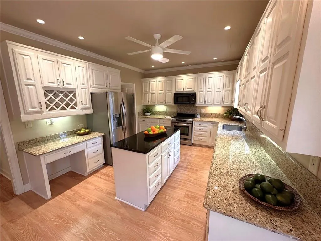 7155 Roswell Road Unit 37, Sandy Springs, Georgia 30328, 3 Bedrooms Bedrooms, ,3 BathroomsBathrooms,Residential,Sold,7155 Roswell Road Unit 37,7538700