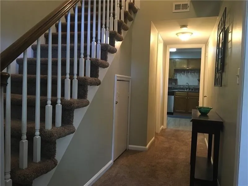 6520 Roswell Road Unit 79, Atlanta, Georgia 30328, 2 Bedrooms Bedrooms, ,1 BathroomBathrooms,Residential,Sold,6520 Roswell Road Unit 79,6065665