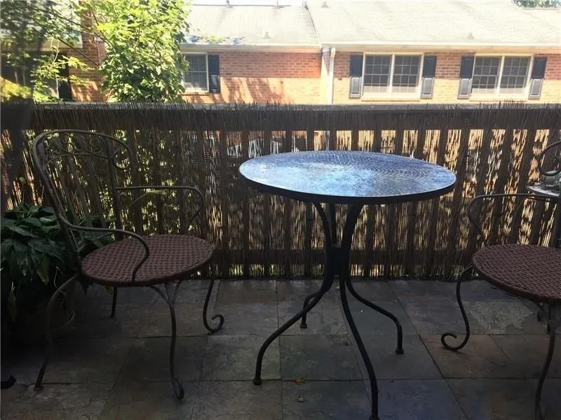 6520 Roswell Road Unit 79, Atlanta, Georgia 30328, 2 Bedrooms Bedrooms, ,1 BathroomBathrooms,Residential,Sold,6520 Roswell Road Unit 79,6065665