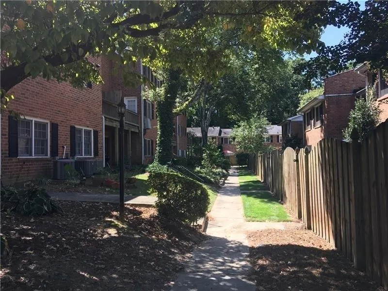 6520 Roswell Road Unit 79, Atlanta, Georgia 30328, 2 Bedrooms Bedrooms, ,1 BathroomBathrooms,Residential,Sold,6520 Roswell Road Unit 79,6065665