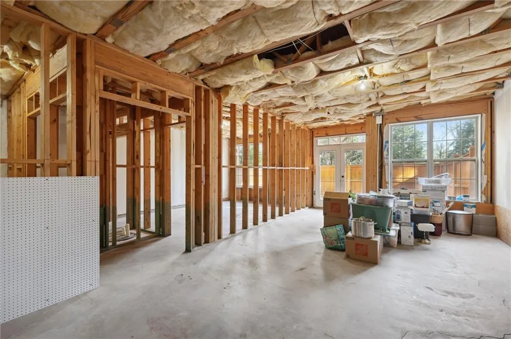 8015 Glisten Avenue, Sandy Springs, Georgia 30328, 3 Bedrooms Bedrooms, ,2 BathroomsBathrooms,Residential,Sold,8015 Glisten Avenue,7161599