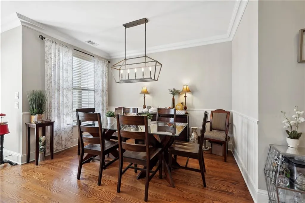 8015 Glisten Avenue, Sandy Springs, Georgia 30328, 3 Bedrooms Bedrooms, ,2 BathroomsBathrooms,Residential,Sold,8015 Glisten Avenue,7161599