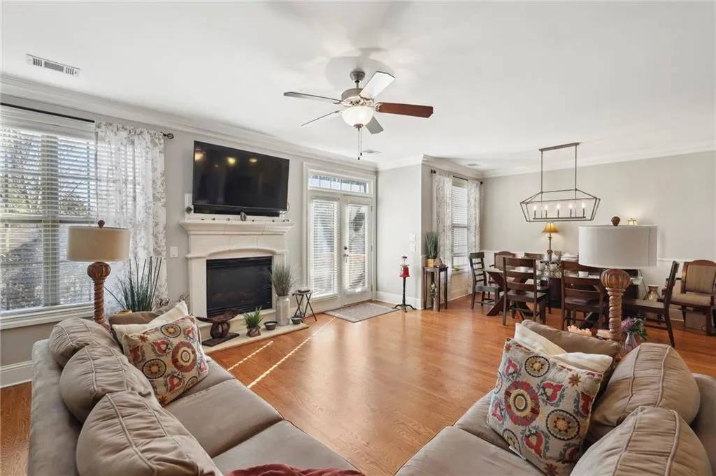 8015 Glisten Avenue, Sandy Springs, Georgia 30328, 3 Bedrooms Bedrooms, ,2 BathroomsBathrooms,Residential,Sold,8015 Glisten Avenue,7161599