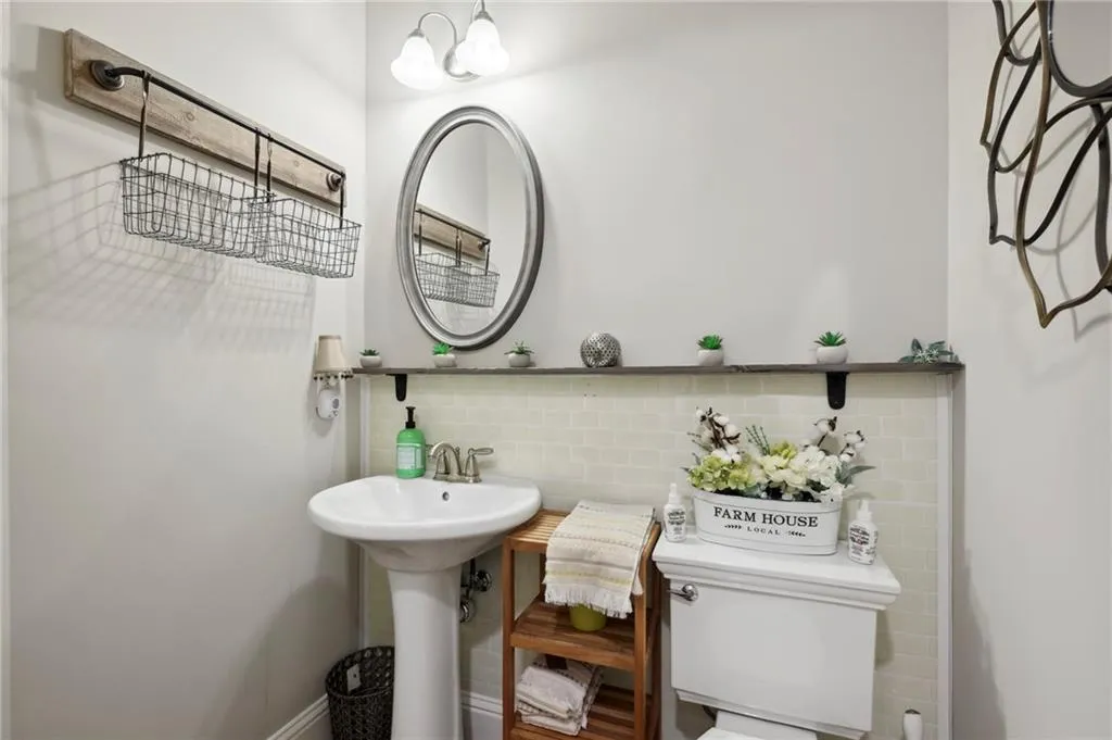 8015 Glisten Avenue, Sandy Springs, Georgia 30328, 3 Bedrooms Bedrooms, ,2 BathroomsBathrooms,Residential,Sold,8015 Glisten Avenue,7161599