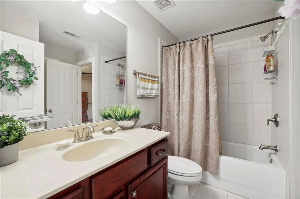 8015 Glisten Avenue, Sandy Springs, Georgia 30328, 3 Bedrooms Bedrooms, ,2 BathroomsBathrooms,Residential,Sold,8015 Glisten Avenue,7161599