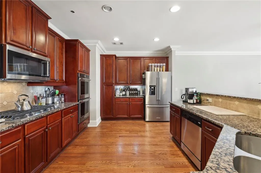 8015 Glisten Avenue, Sandy Springs, Georgia 30328, 3 Bedrooms Bedrooms, ,2 BathroomsBathrooms,Residential,Sold,8015 Glisten Avenue,7161599