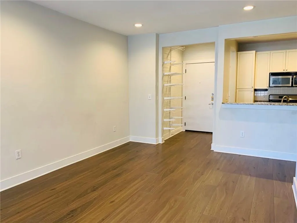 799 Hammond Drive Ne Unit 309, Sandy Springs, Georgia 30328, 2 Bedrooms Bedrooms, ,2 BathroomsBathrooms,Residential,Sold,799 Hammond Drive Ne Unit 309,6924371