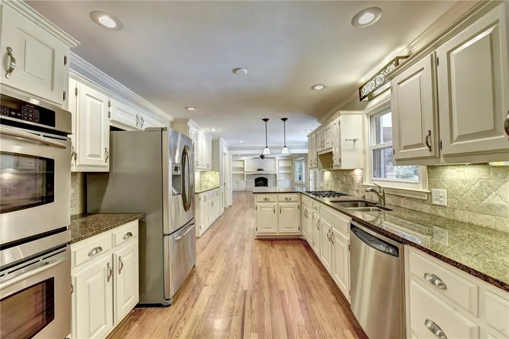 1760 Redbourne Drive, Sandy Springs, Georgia 30350, 5 Bedrooms Bedrooms, ,5 BathroomsBathrooms,Residential,Sold,1760 Redbourne Drive,6848738