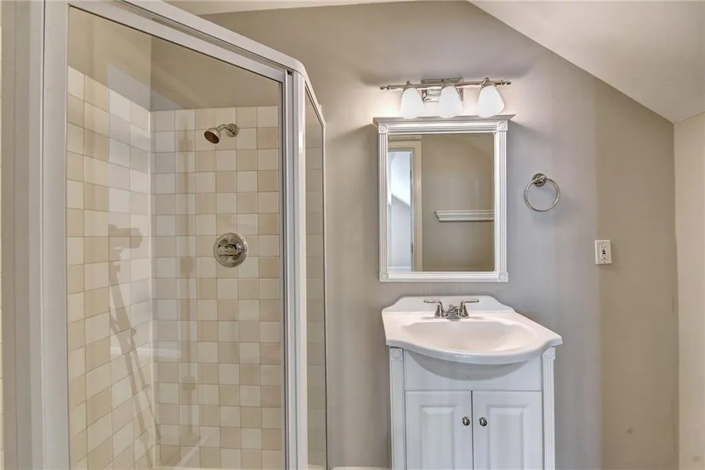 1760 Redbourne Drive, Sandy Springs, Georgia 30350, 5 Bedrooms Bedrooms, ,5 BathroomsBathrooms,Residential,Sold,1760 Redbourne Drive,6848738