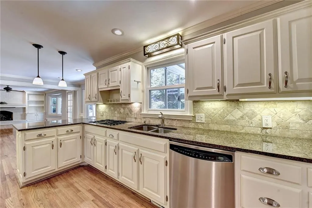 1760 Redbourne Drive, Sandy Springs, Georgia 30350, 5 Bedrooms Bedrooms, ,5 BathroomsBathrooms,Residential,Sold,1760 Redbourne Drive,6848738