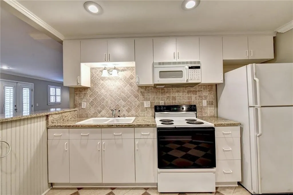 1760 Redbourne Drive, Sandy Springs, Georgia 30350, 5 Bedrooms Bedrooms, ,5 BathroomsBathrooms,Residential,Sold,1760 Redbourne Drive,6848738