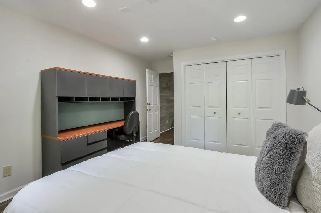 5672 River Oaks Place, Atlanta, Georgia 30327, 4 Bedrooms Bedrooms, ,3 BathroomsBathrooms,Residential,Sold,5672 River Oaks Place,7274177