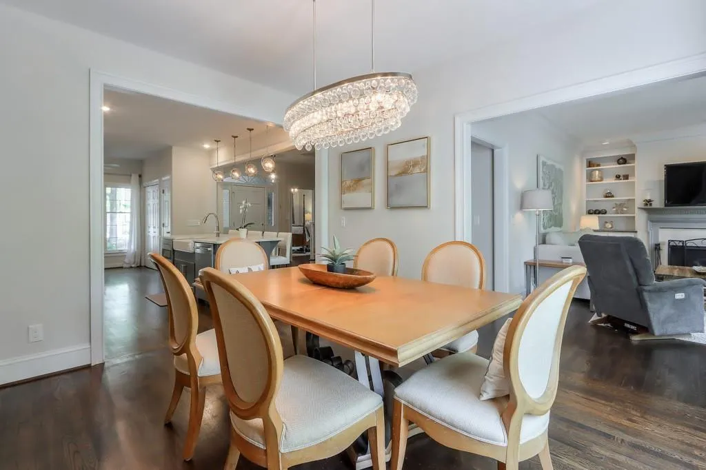 5672 River Oaks Place, Atlanta, Georgia 30327, 4 Bedrooms Bedrooms, ,3 BathroomsBathrooms,Residential,Sold,5672 River Oaks Place,7274177