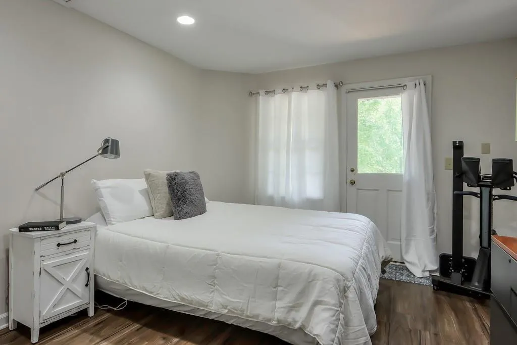 5672 River Oaks Place, Atlanta, Georgia 30327, 4 Bedrooms Bedrooms, ,3 BathroomsBathrooms,Residential,Sold,5672 River Oaks Place,7274177