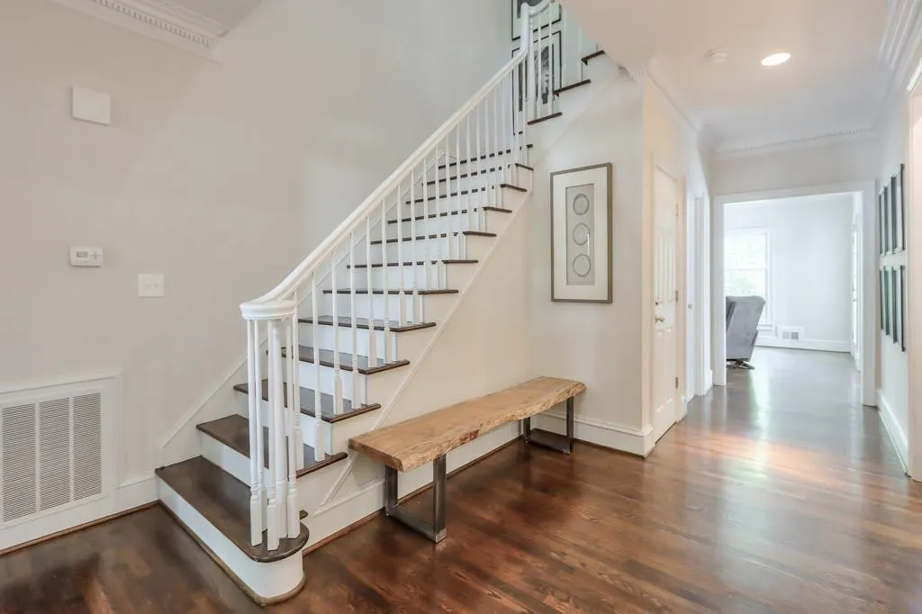 5672 River Oaks Place, Atlanta, Georgia 30327, 4 Bedrooms Bedrooms, ,3 BathroomsBathrooms,Residential,Sold,5672 River Oaks Place,7274177