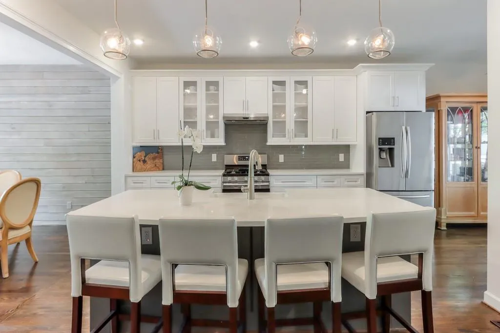 5672 River Oaks Place, Atlanta, Georgia 30327, 4 Bedrooms Bedrooms, ,3 BathroomsBathrooms,Residential,Sold,5672 River Oaks Place,7274177