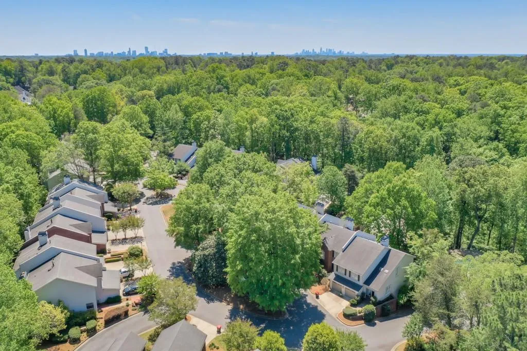 5672 River Oaks Place, Atlanta, Georgia 30327, 4 Bedrooms Bedrooms, ,3 BathroomsBathrooms,Residential,Sold,5672 River Oaks Place,7274177