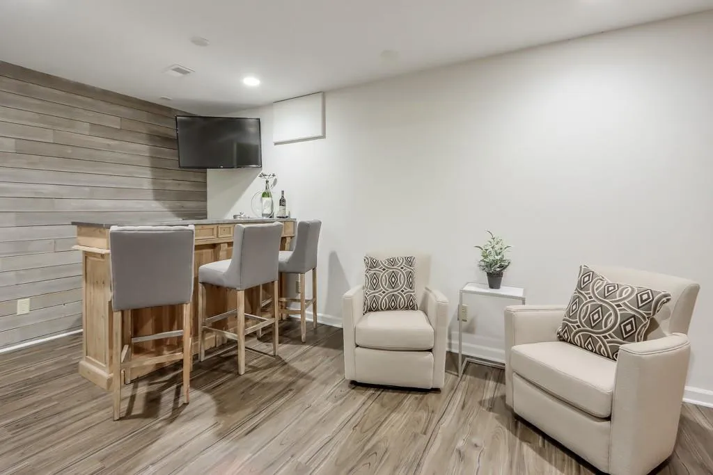 5672 River Oaks Place, Atlanta, Georgia 30327, 4 Bedrooms Bedrooms, ,3 BathroomsBathrooms,Residential,Sold,5672 River Oaks Place,7274177