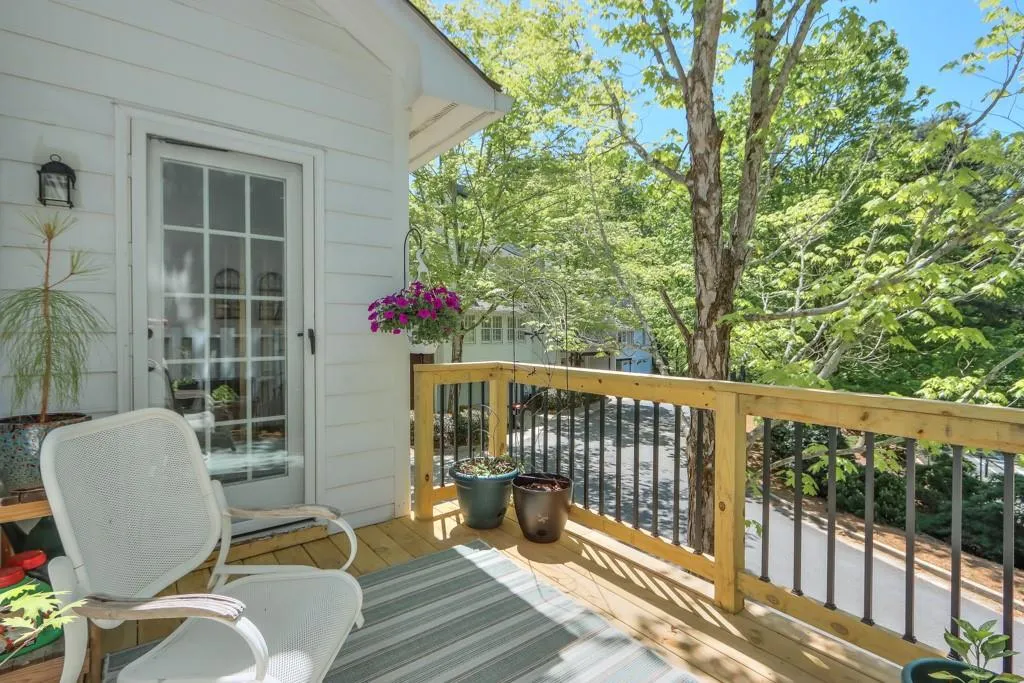 5672 River Oaks Place, Atlanta, Georgia 30327, 4 Bedrooms Bedrooms, ,3 BathroomsBathrooms,Residential,Sold,5672 River Oaks Place,7274177