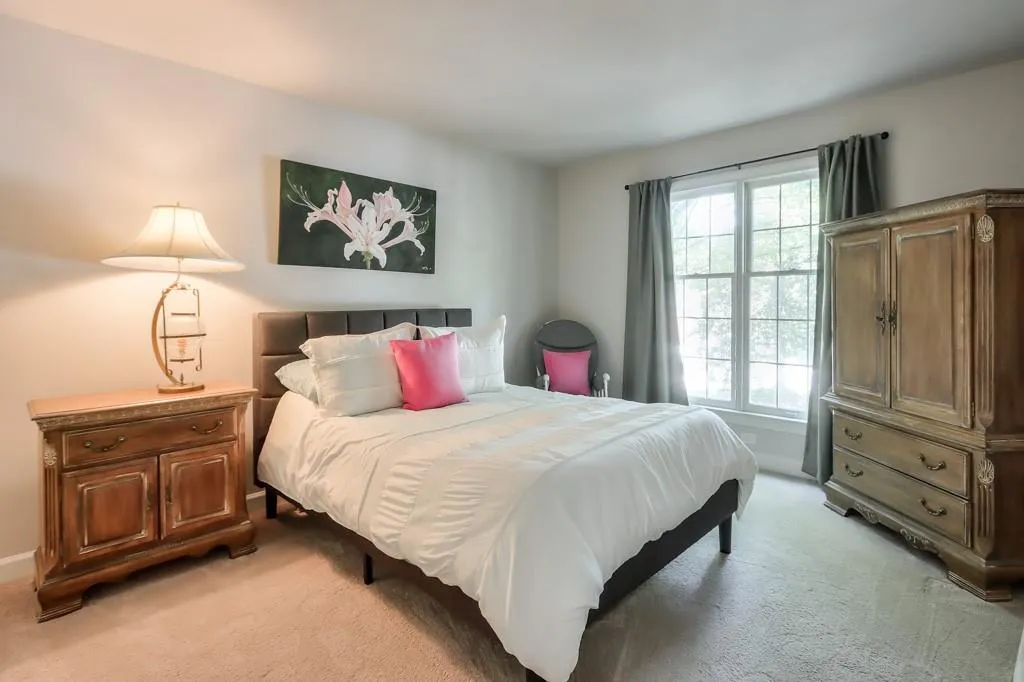 5672 River Oaks Place, Atlanta, Georgia 30327, 4 Bedrooms Bedrooms, ,3 BathroomsBathrooms,Residential,Sold,5672 River Oaks Place,7274177