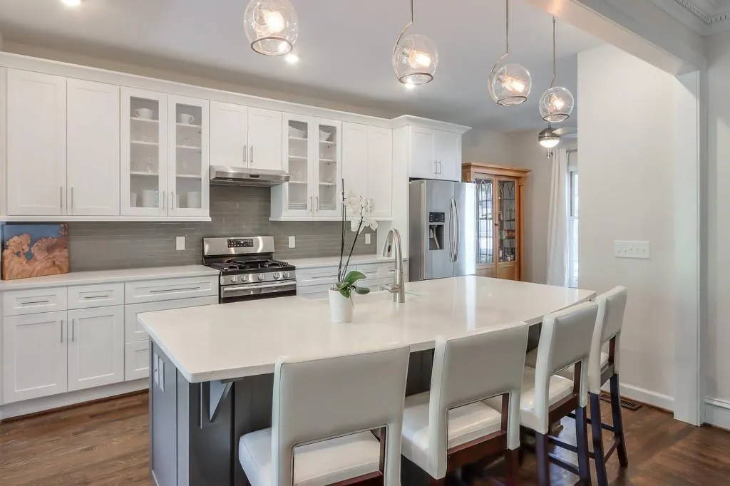 5672 River Oaks Place, Atlanta, Georgia 30327, 4 Bedrooms Bedrooms, ,3 BathroomsBathrooms,Residential,Sold,5672 River Oaks Place,7274177