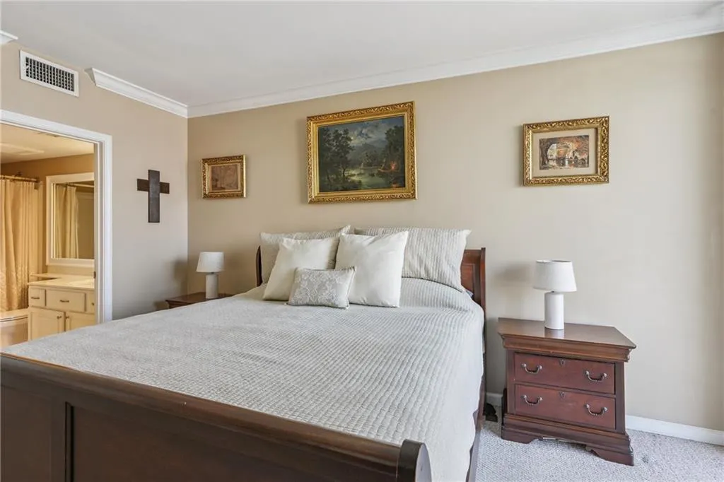 3481 Lakeside Drive Ne Unit 2407, Atlanta, Georgia 30326, 2 Bedrooms Bedrooms, ,2 BathroomsBathrooms,Residential,For Sale,3481 Lakeside Drive Ne Unit 2407,7605564