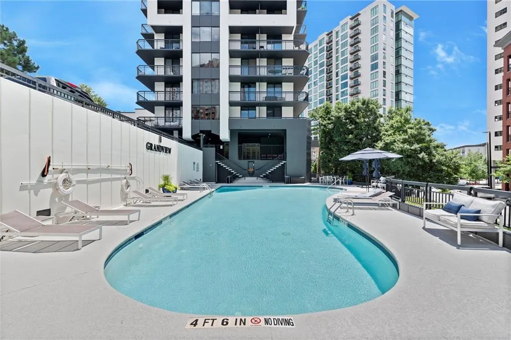 3481 Lakeside Drive Ne Unit 2407, Atlanta, Georgia 30326, 2 Bedrooms Bedrooms, ,2 BathroomsBathrooms,Residential,For Sale,3481 Lakeside Drive Ne Unit 2407,7605564