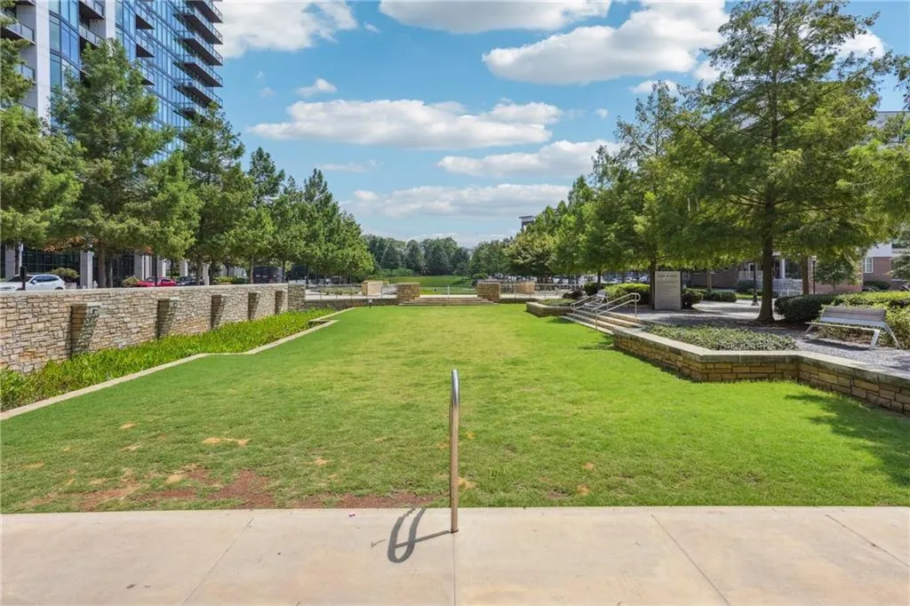 3481 Lakeside Drive Ne Unit 2407, Atlanta, Georgia 30326, 2 Bedrooms Bedrooms, ,2 BathroomsBathrooms,Residential,For Sale,3481 Lakeside Drive Ne Unit 2407,7605564