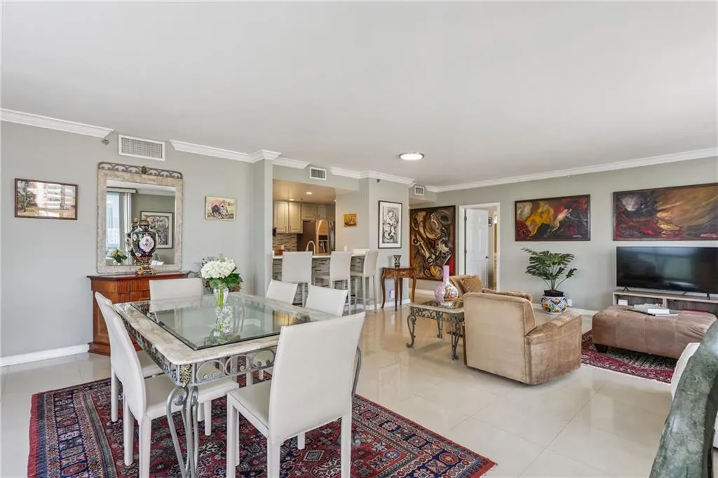 3481 Lakeside Drive Ne Unit 2407, Atlanta, Georgia 30326, 2 Bedrooms Bedrooms, ,2 BathroomsBathrooms,Residential,For Sale,3481 Lakeside Drive Ne Unit 2407,7605564