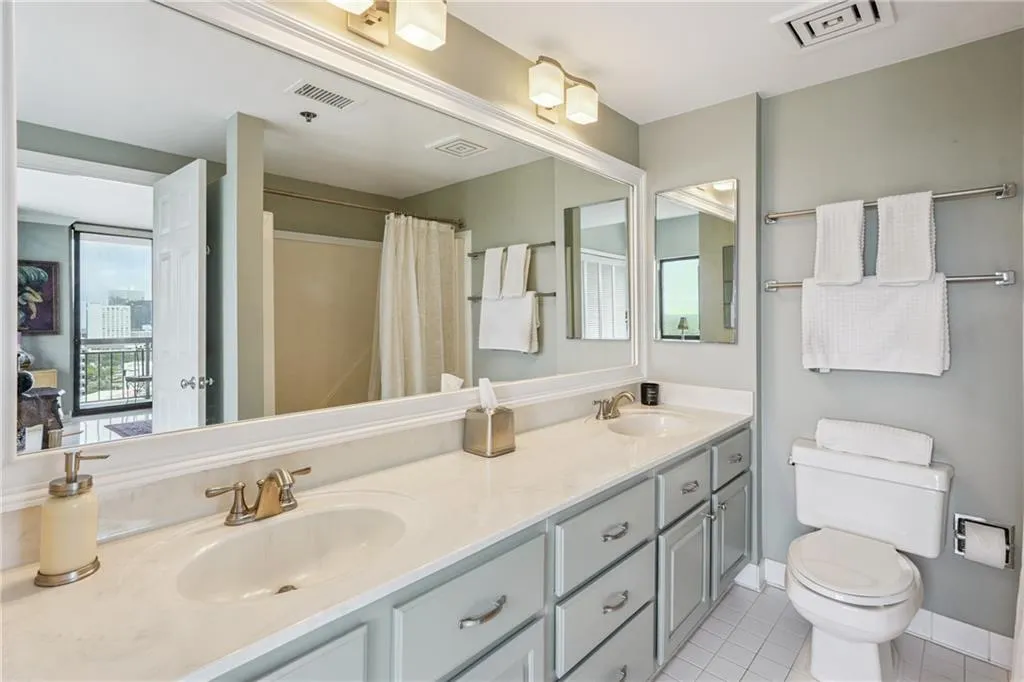 3481 Lakeside Drive Ne Unit 2407, Atlanta, Georgia 30326, 2 Bedrooms Bedrooms, ,2 BathroomsBathrooms,Residential,For Sale,3481 Lakeside Drive Ne Unit 2407,7605564