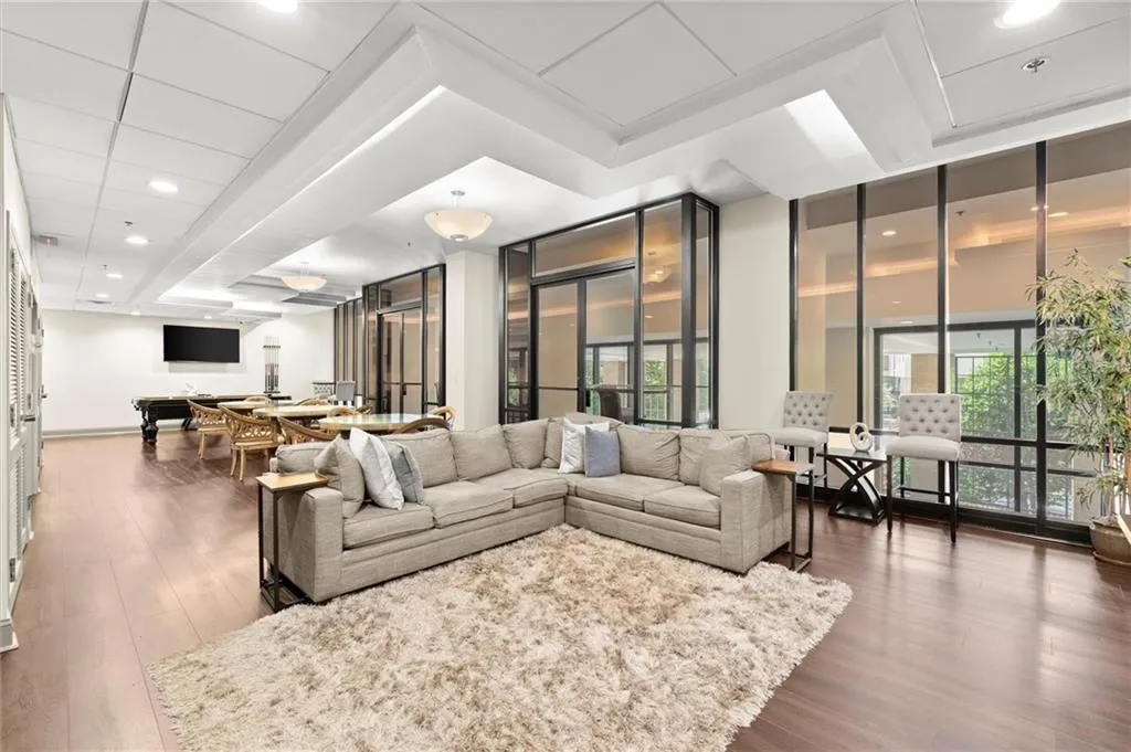 3481 Lakeside Drive Ne Unit 2407, Atlanta, Georgia 30326, 2 Bedrooms Bedrooms, ,2 BathroomsBathrooms,Residential,For Sale,3481 Lakeside Drive Ne Unit 2407,7605564