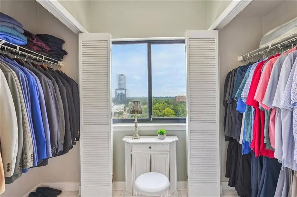 3481 Lakeside Drive Ne Unit 2407, Atlanta, Georgia 30326, 2 Bedrooms Bedrooms, ,2 BathroomsBathrooms,Residential,For Sale,3481 Lakeside Drive Ne Unit 2407,7605564