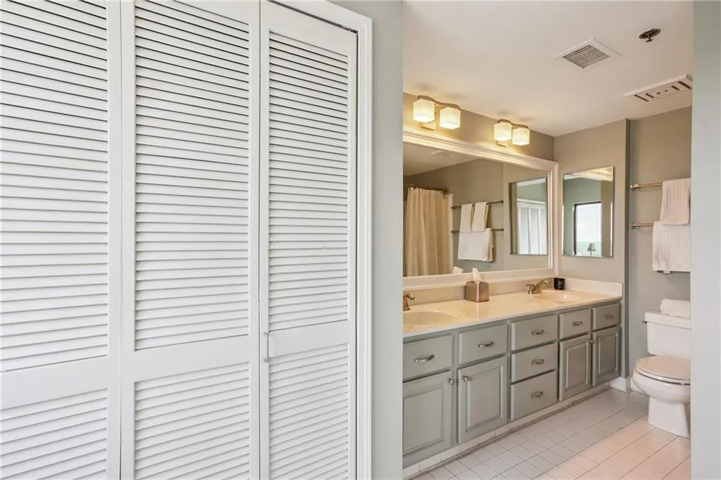 3481 Lakeside Drive Ne Unit 2407, Atlanta, Georgia 30326, 2 Bedrooms Bedrooms, ,2 BathroomsBathrooms,Residential,For Sale,3481 Lakeside Drive Ne Unit 2407,7605564