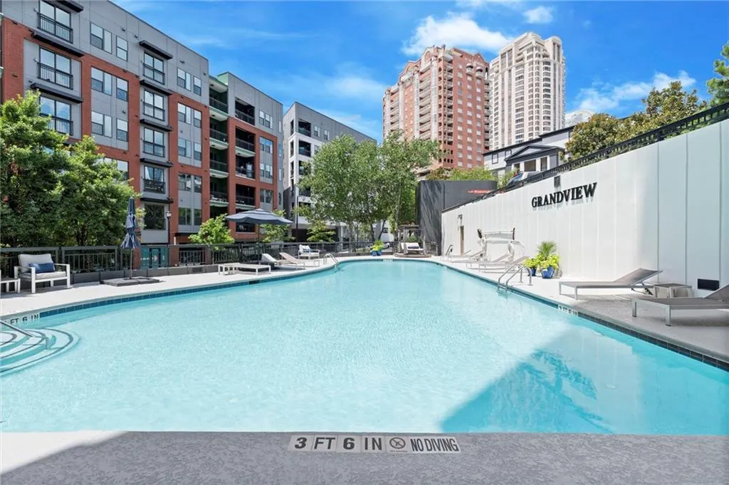 3481 Lakeside Drive Ne Unit 2407, Atlanta, Georgia 30326, 2 Bedrooms Bedrooms, ,2 BathroomsBathrooms,Residential,For Sale,3481 Lakeside Drive Ne Unit 2407,7605564