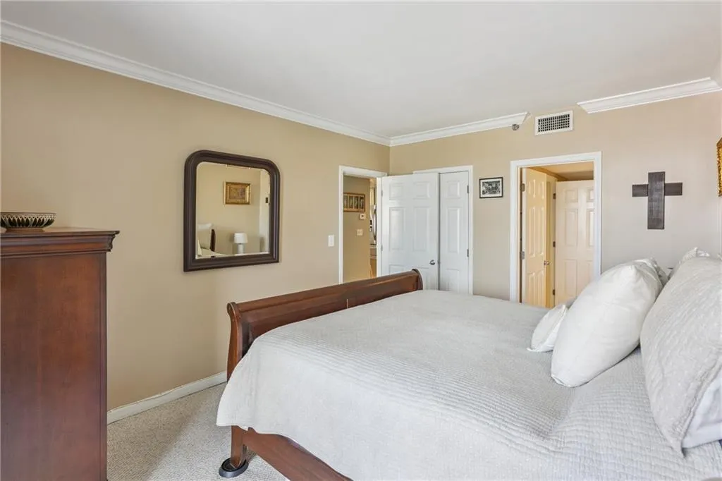 3481 Lakeside Drive Ne Unit 2407, Atlanta, Georgia 30326, 2 Bedrooms Bedrooms, ,2 BathroomsBathrooms,Residential,For Sale,3481 Lakeside Drive Ne Unit 2407,7605564