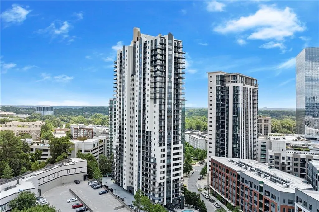 3481 Lakeside Drive Ne Unit 2407, Atlanta, Georgia 30326, 2 Bedrooms Bedrooms, ,2 BathroomsBathrooms,Residential,For Sale,3481 Lakeside Drive Ne Unit 2407,7605564