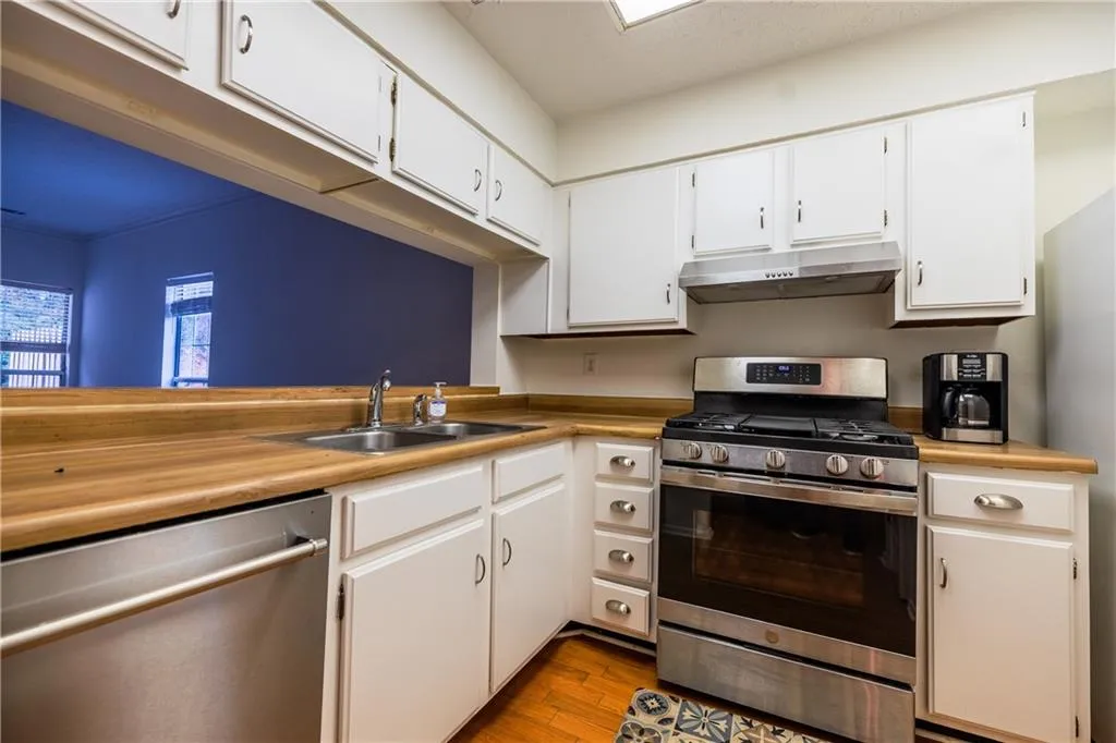 1010 Wedgewood Way, Atlanta, Georgia 30350, 2 Bedrooms Bedrooms, ,2 BathroomsBathrooms,Residential,For Sale,1010 Wedgewood Way,7686793