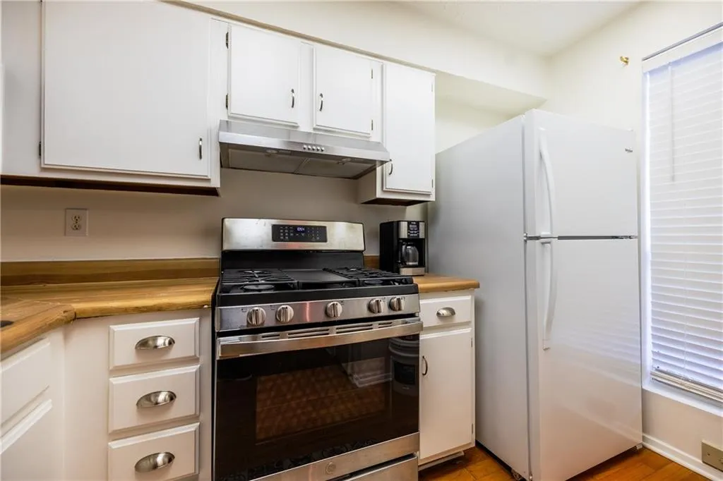 1010 Wedgewood Way, Atlanta, Georgia 30350, 2 Bedrooms Bedrooms, ,2 BathroomsBathrooms,Residential,For Sale,1010 Wedgewood Way,7686793