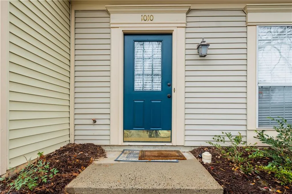 1010 Wedgewood Way, Atlanta, Georgia 30350, 2 Bedrooms Bedrooms, ,2 BathroomsBathrooms,Residential,For Sale,1010 Wedgewood Way,7686793