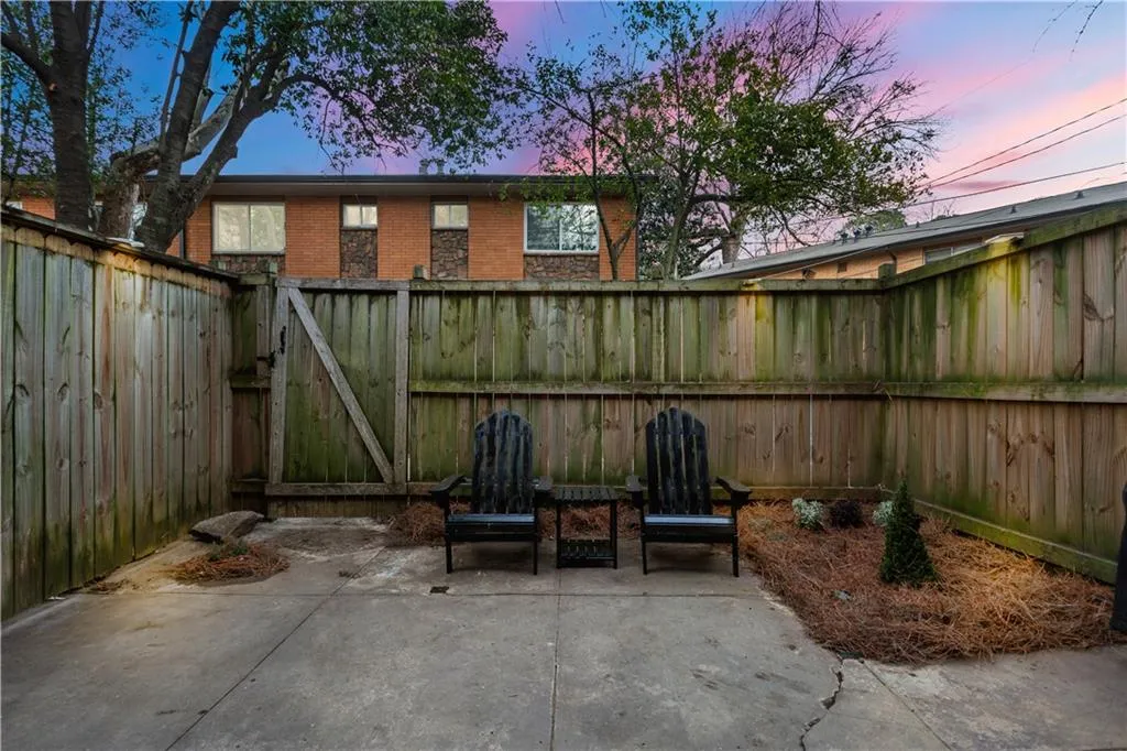120 Biscayne Drive Nw Unit B3, Atlanta, Georgia 30309, 2 Bedrooms Bedrooms, 0 ,1 BathroomBathrooms,Residential,For Sale,120 Biscayne Drive Nw Unit B3,7685009